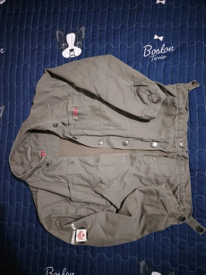 Chaqueta verde tipo militar