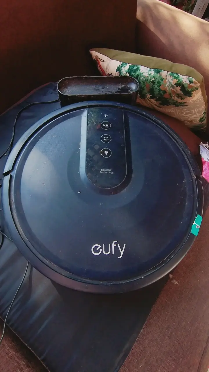 Aspiradora robot Eufy negra - 2