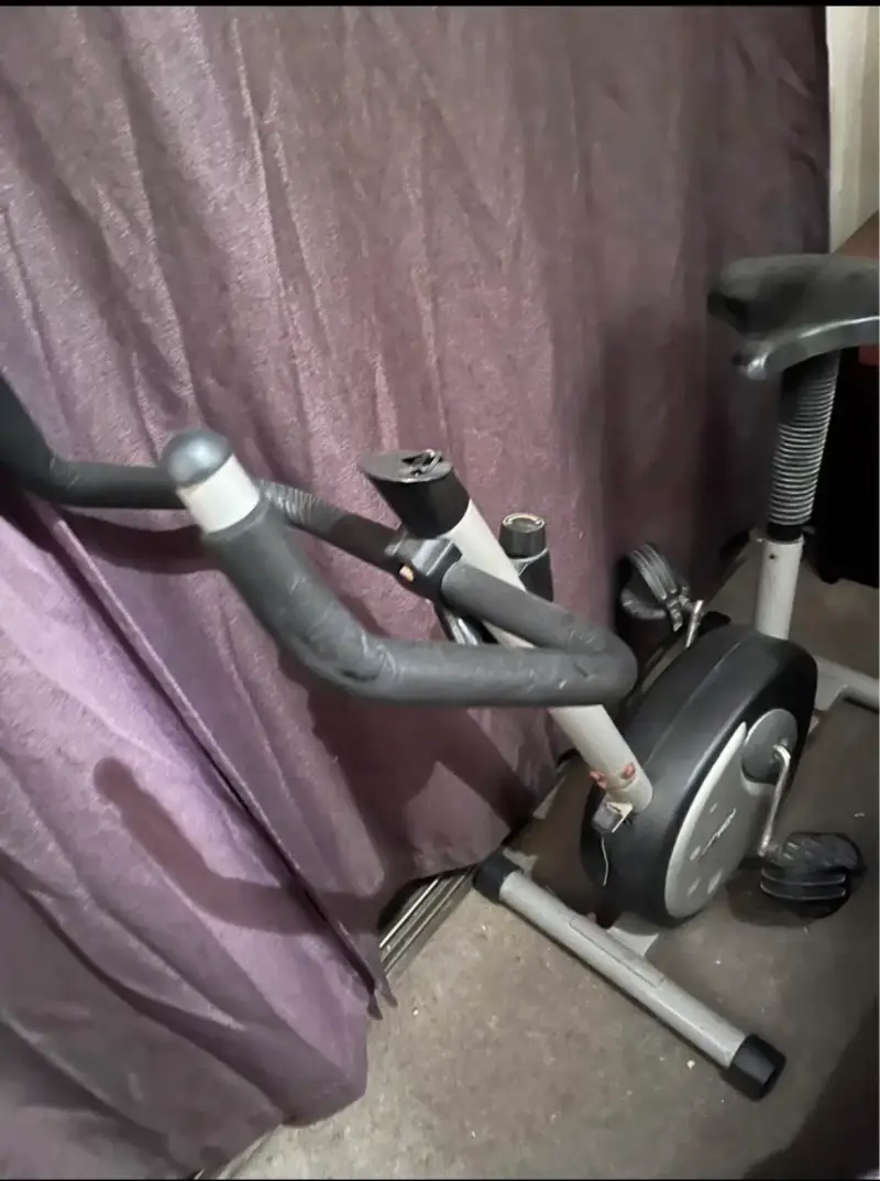 Bicicleta estática de ejercicio - 1