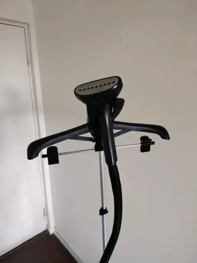 Plancha vertical a vapor negra - miniatura 1