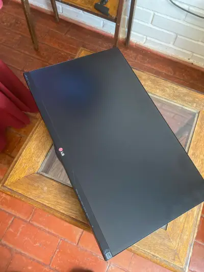 Monitor LG 74,5 Hz con su cable - miniatura 1