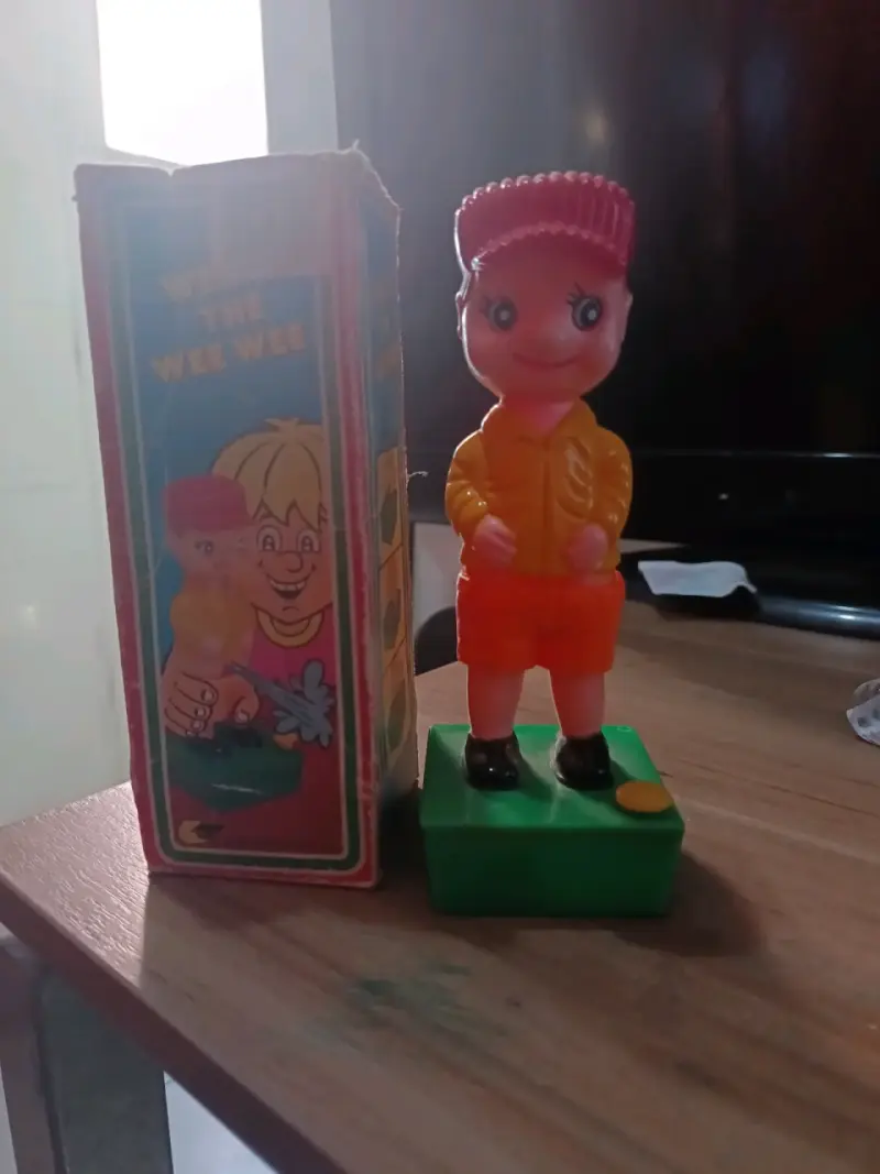 Figura juguete con caja original