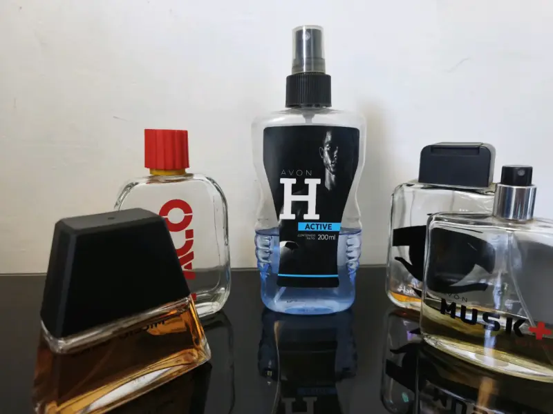 Conjunto de perfumes variados