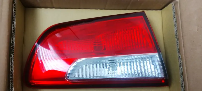 Foco trasero izquierdo Kia Rio - 2