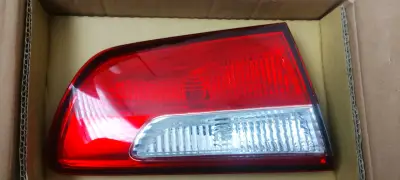 Foco trasero izquierdo Kia Rio - miniatura 2