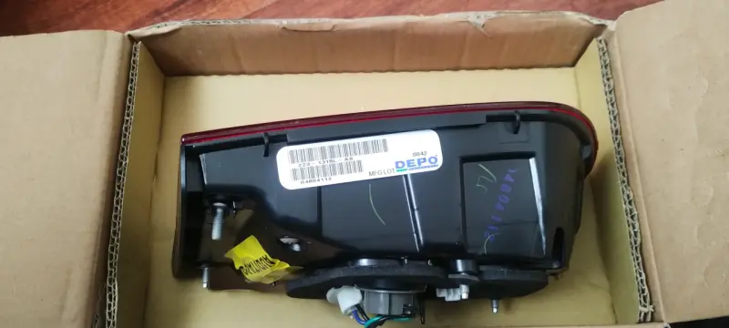 Foco trasero izquierdo Kia Rio - 3