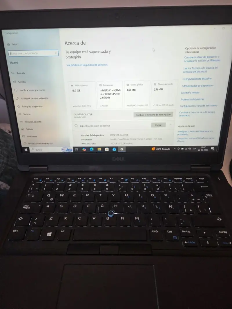 Laptop Dell negra en buen estado - 2