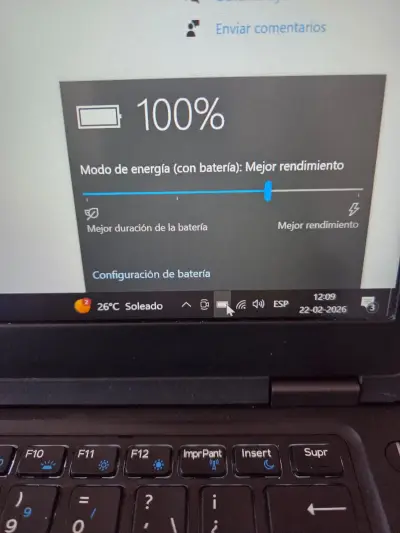Laptop Dell negra en buen estado - miniatura 4