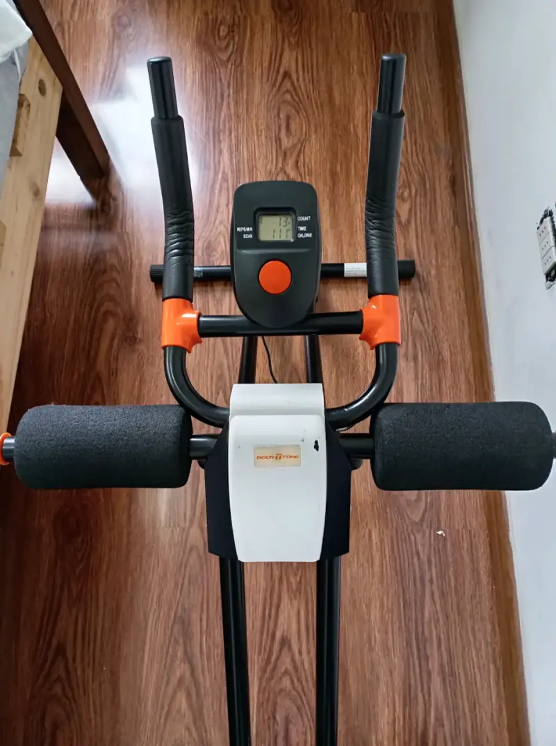 Bicicleta estática con monitor - 1