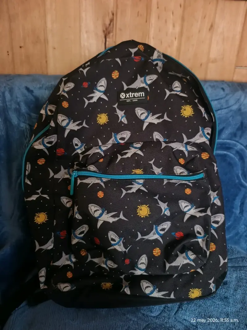 Lonchera Xtrem con diseño de tiburones - 2