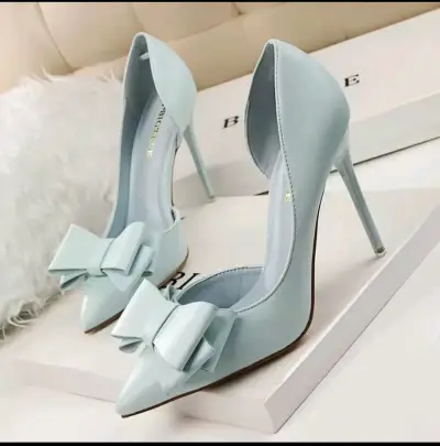 Tacones celestes con lazo - miniatura 1