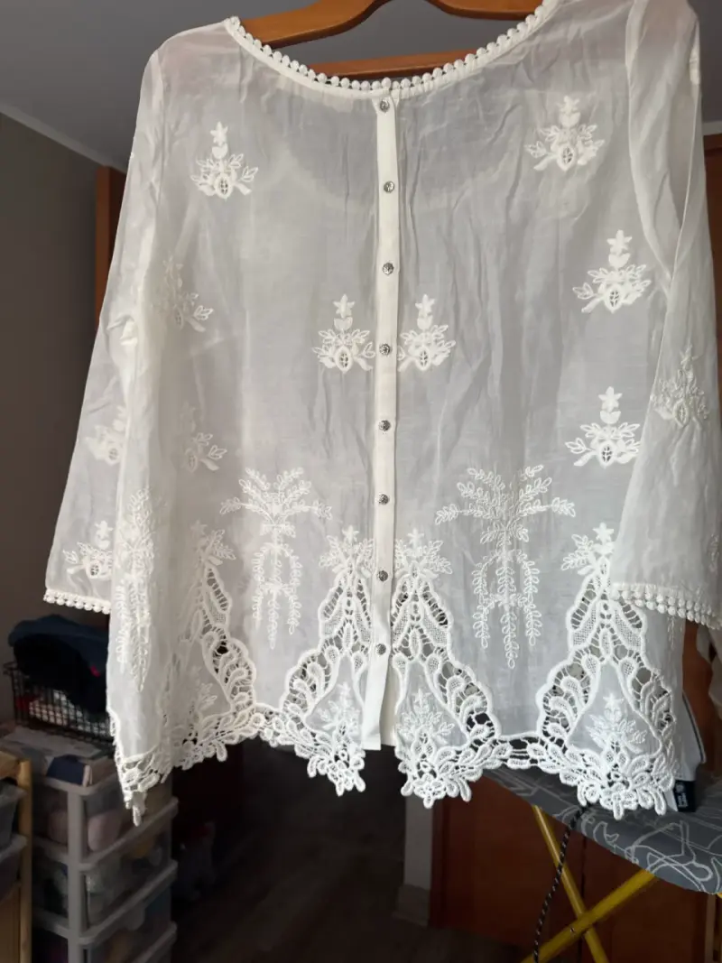 Blusa blanca con encaje Rapsodia - 2
