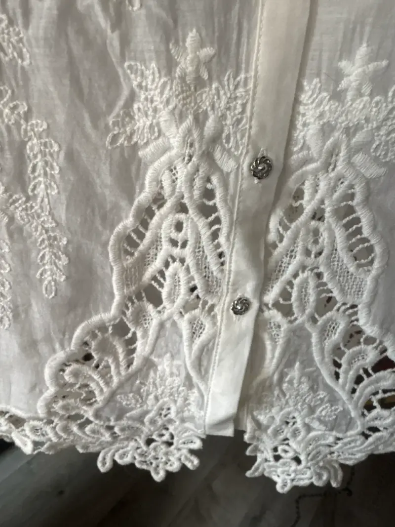 Blusa blanca con encaje Rapsodia - 3