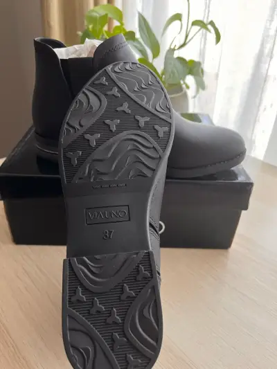 Botines negros de cuero - miniatura 4