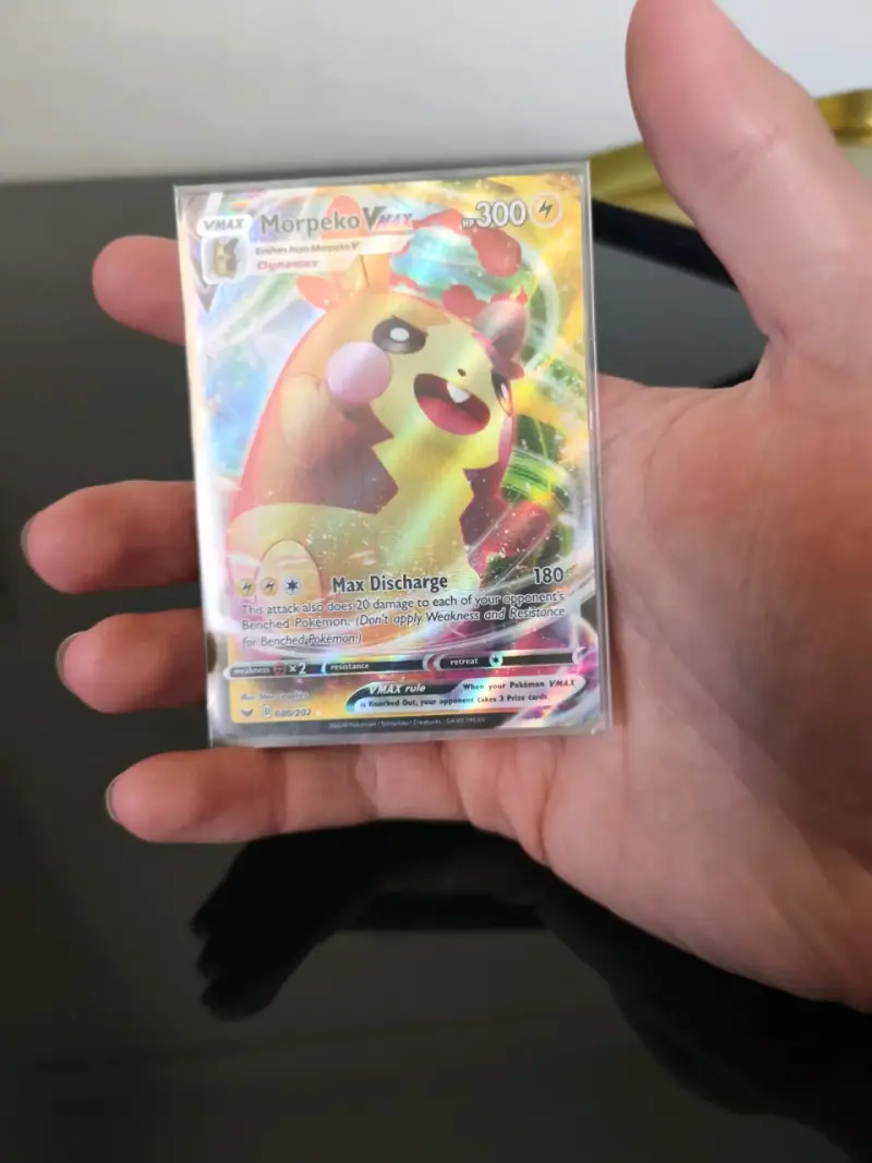 Carta Pokémon Morpeko VMAX holográfica - 1