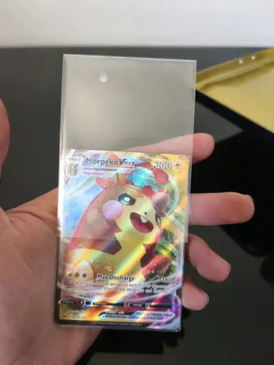 Carta Pokémon Morpeko VMAX holográfica - miniatura 4