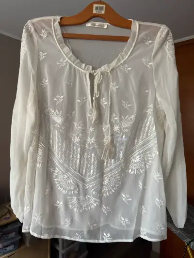 Blusa blanca bordada Rapsodia - miniatura 1