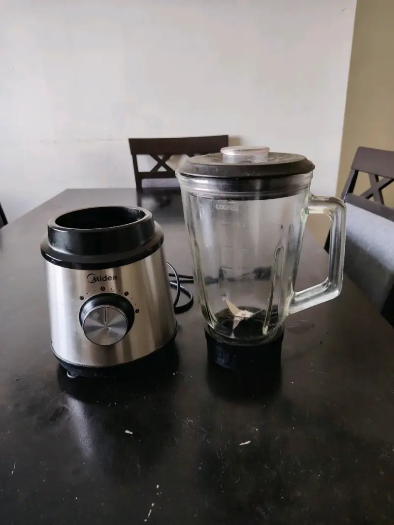 Licuadora Midea de acero - 1