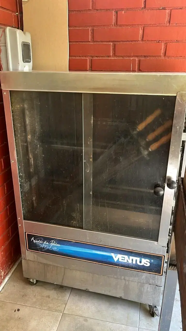 Asador de pollos Ventus usado