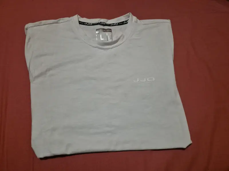 Polera blanca JJO