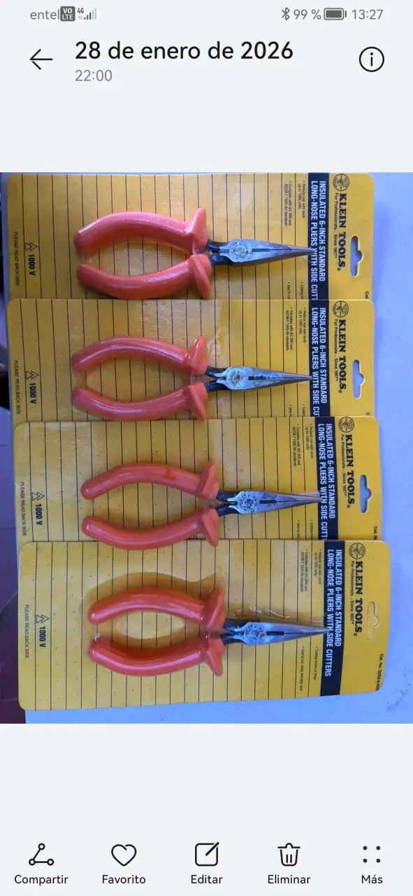 Alicates Klein Tools aislados