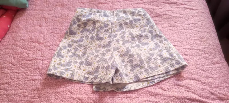 Falda shorts corta floral - 2