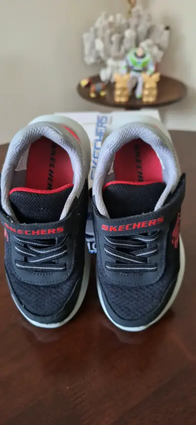 Zapatillas negras Skechers niños - miniatura 2