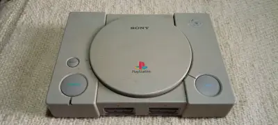 Consola PlayStation original - miniatura 1