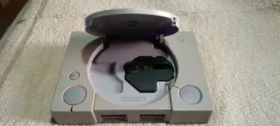 Consola PlayStation original - miniatura 2