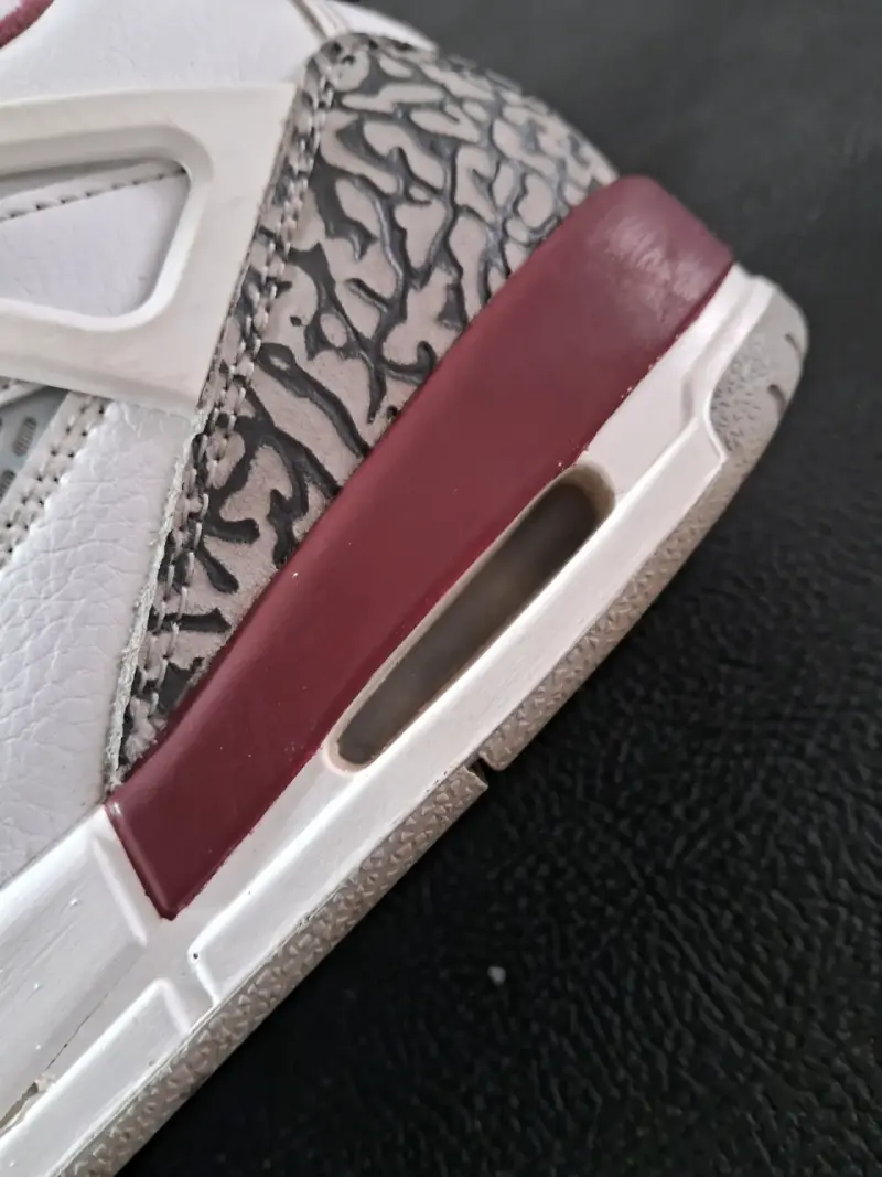 Zapatillas deportivas blancas y burdeo - 4