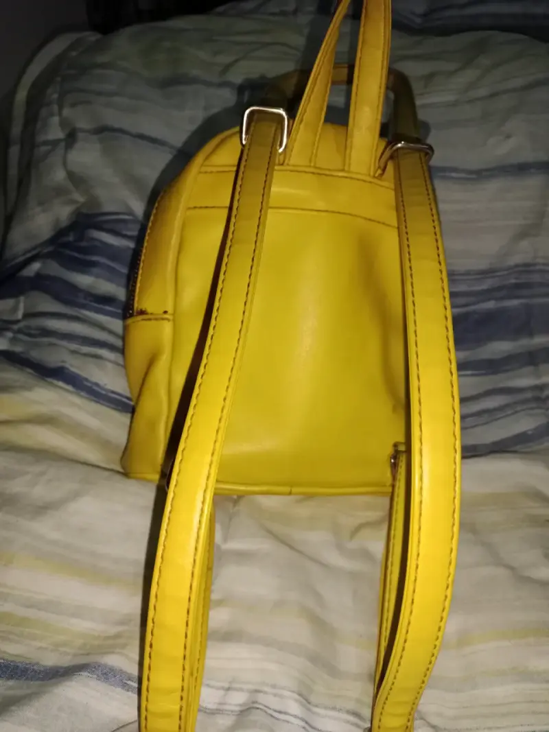Mochila amarilla Guess - 2
