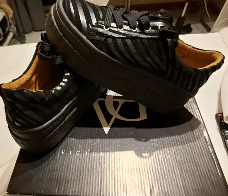 Zapatillas negras Victor Gonzalez 100% cuero - 2
