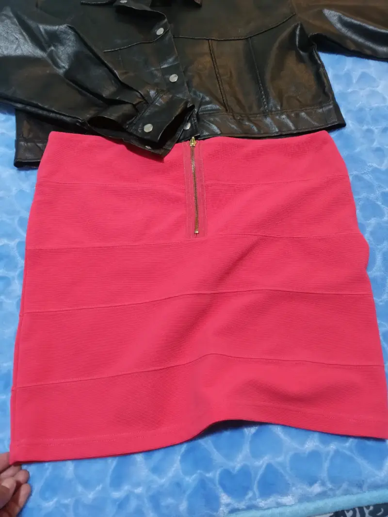 Conjunto chaqueta y falda negra - 2