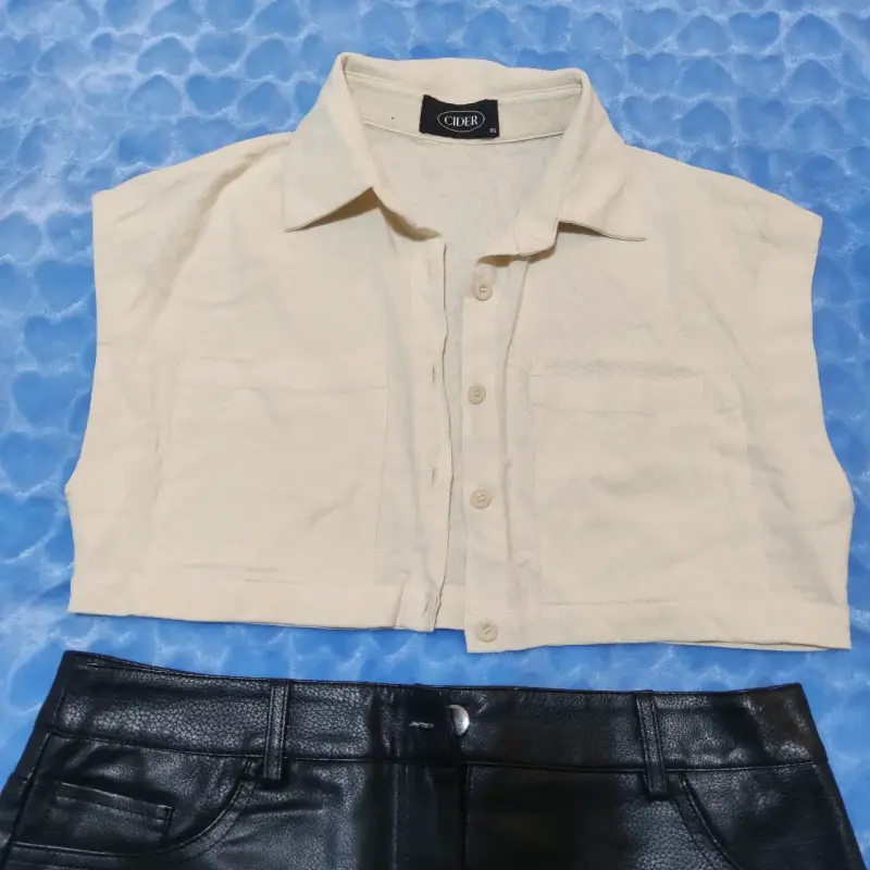 Conjunto chaqueta y falda negra - 3