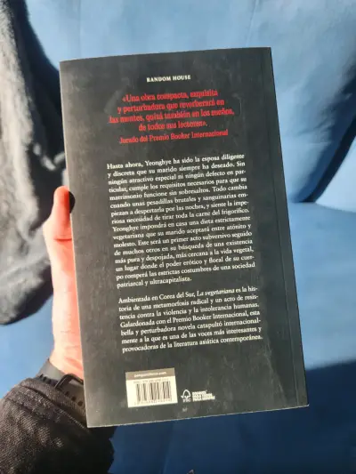 Libro 'La vegetariana' de Han Kang - miniatura 2