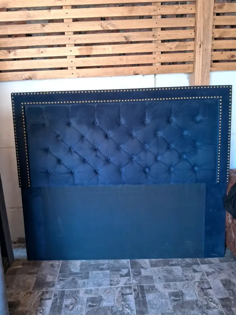 Cabecero de cama acolchado azul