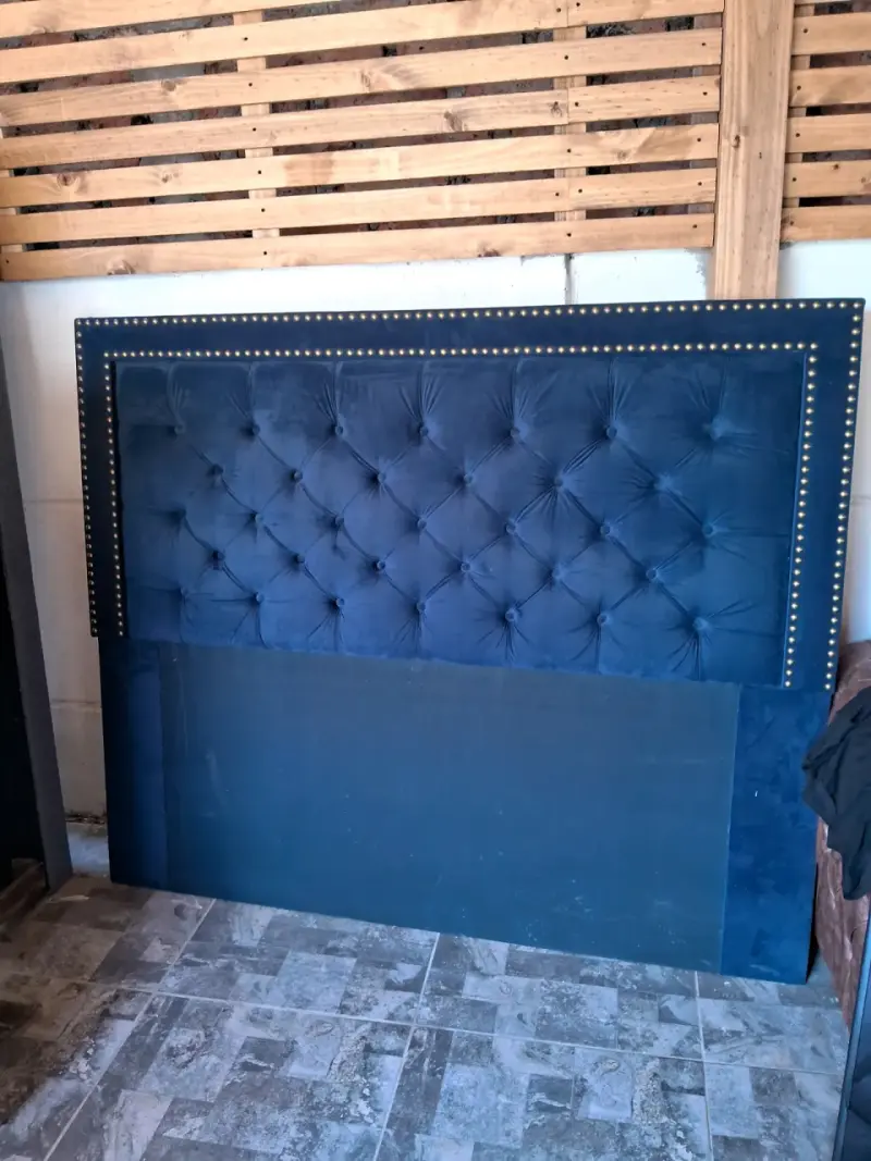 Cabecero de cama acolchado azul - 2