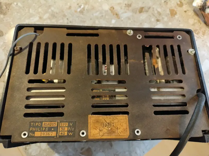 Radio vintage Philips negra - 2