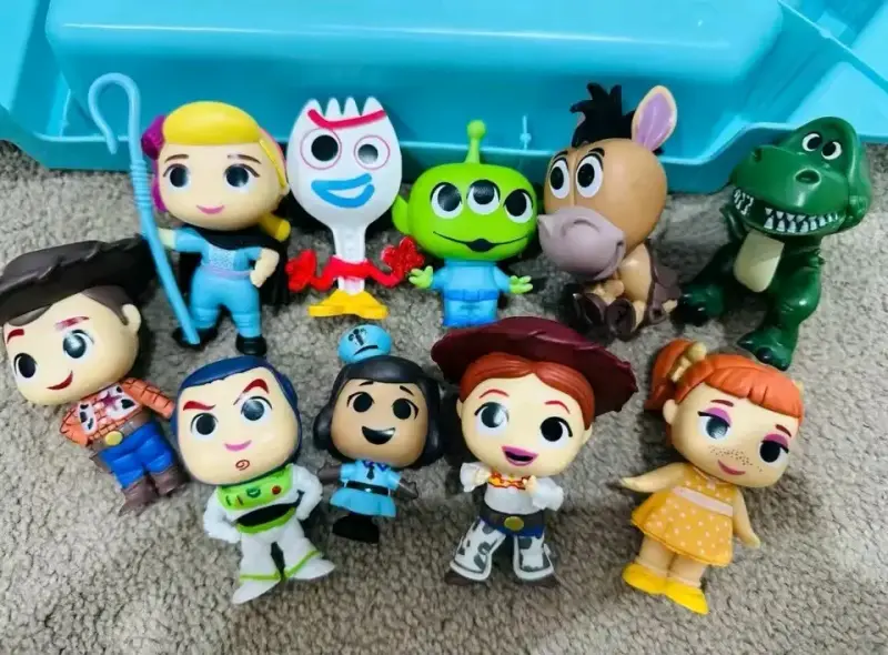 Toy Story con set de 10 figuras de colección - 1