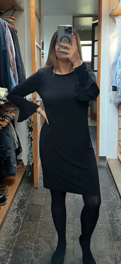 Vestido negro elegante - miniatura 5