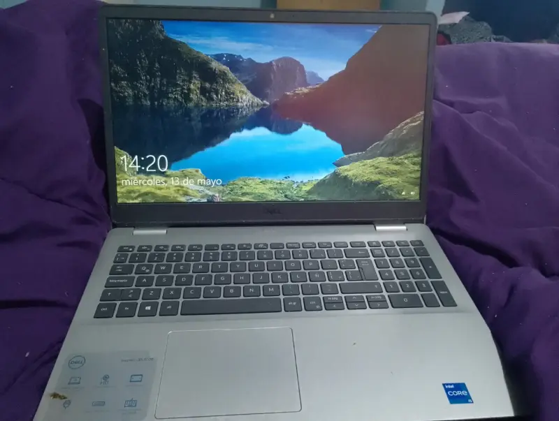 Laptop gris 15 pulgadas - 2
