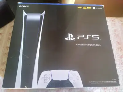 Playstation 5 Digital Edition + 90 videouegos - miniatura 2