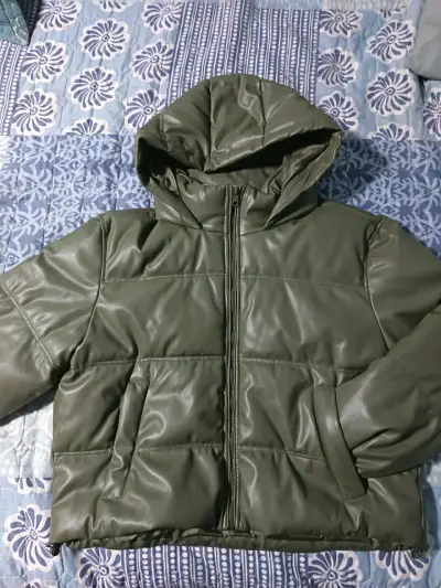 Parka verde con capucha - miniatura 2