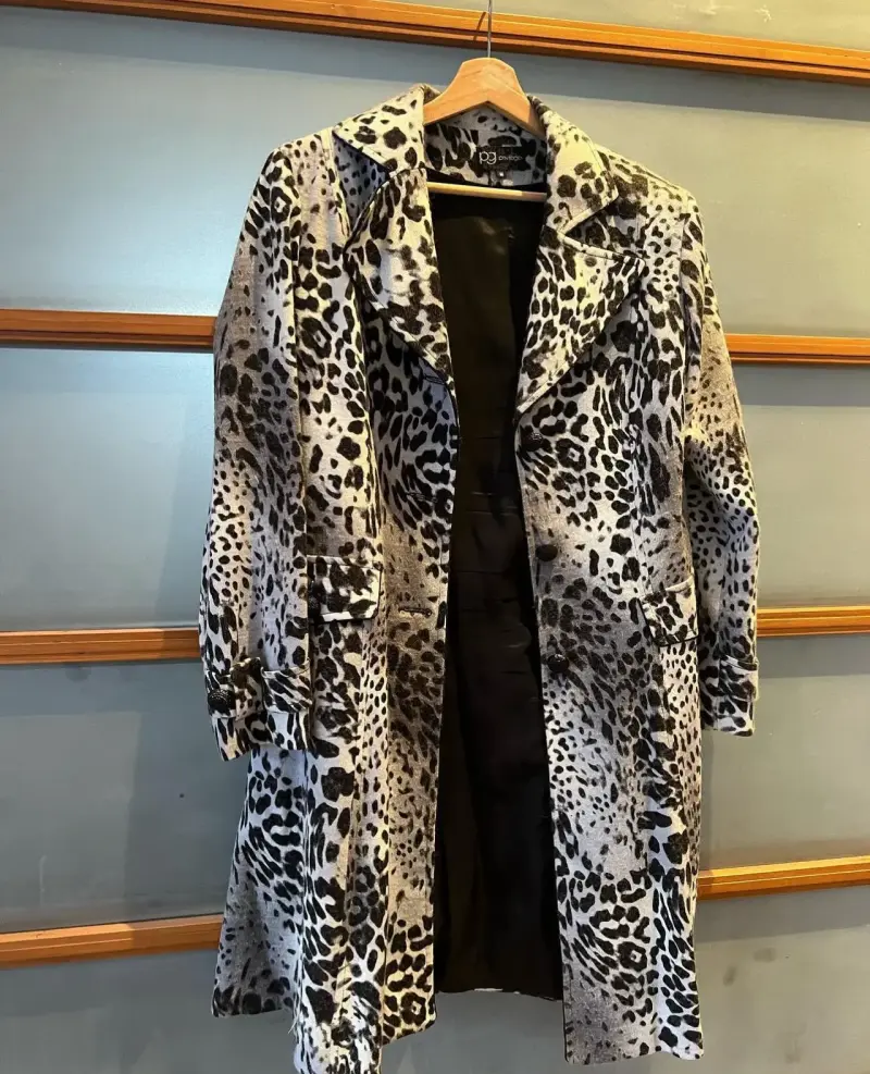 Abrigo estampado animal print - 1