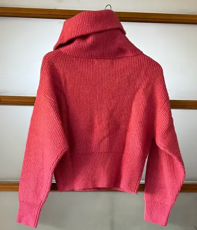 Suéter rosa con cierre - miniatura 3