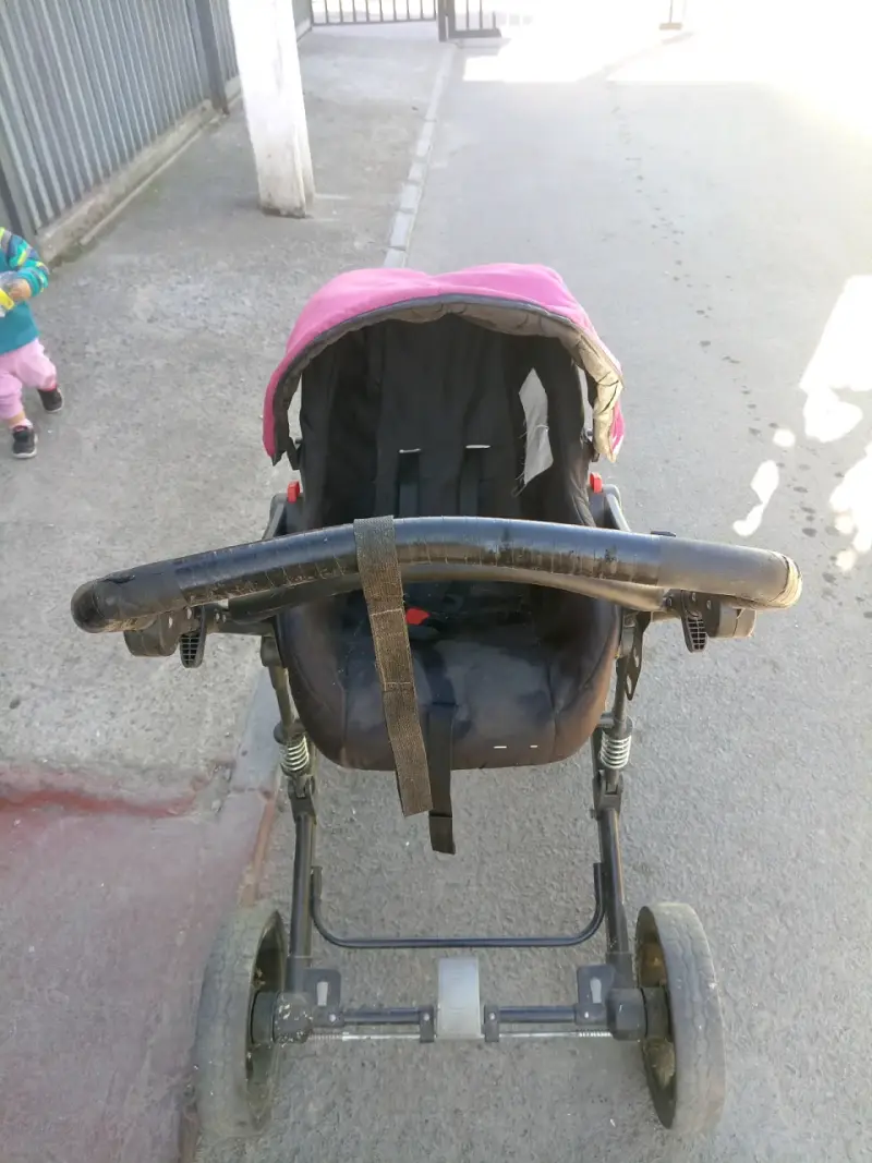 Coche de bebé Bebeglo rosado - 2