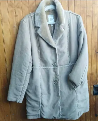 Abrigo de invierno beige - miniatura 1
