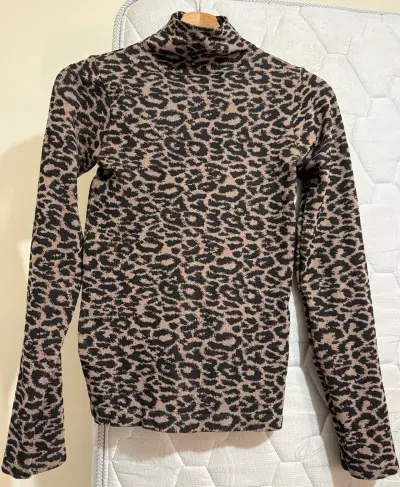 Suéter cuello alto leopardo - miniatura 1