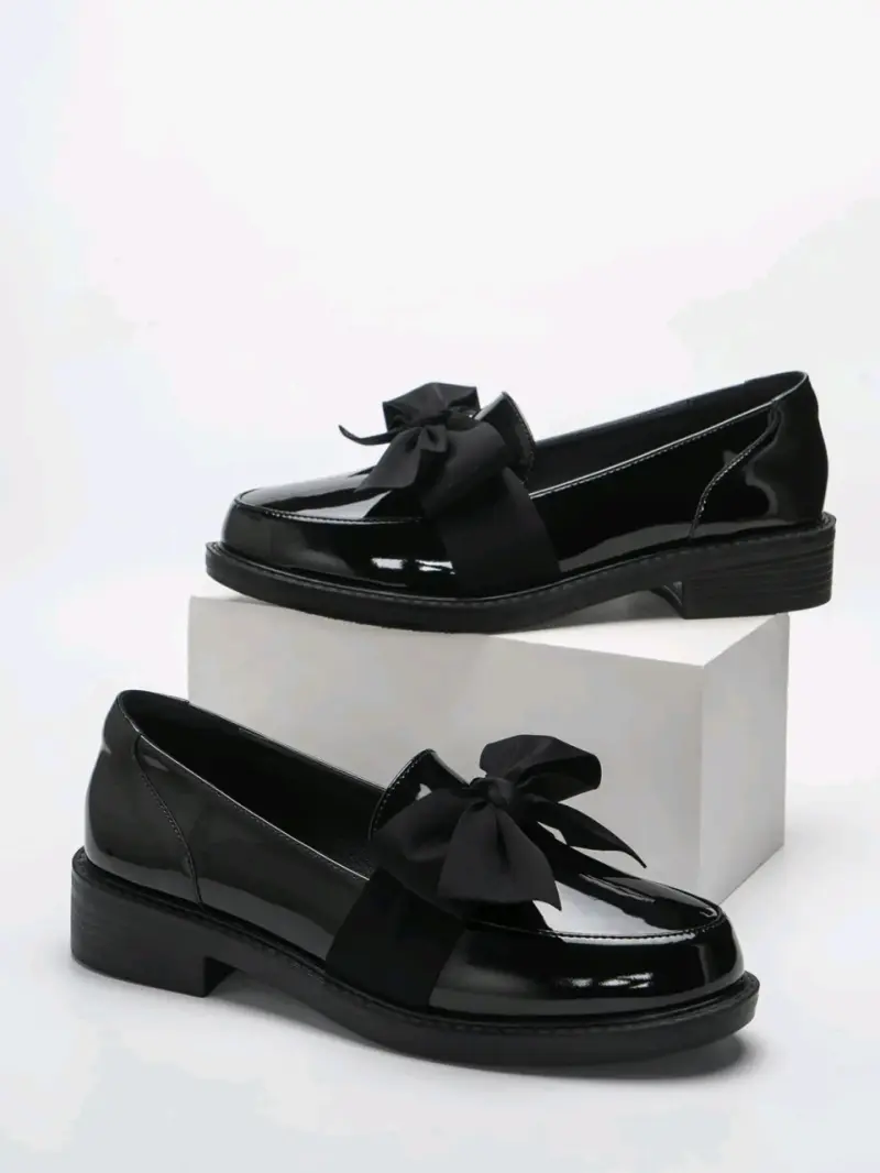 Zapatos de charol negro con lazo - 4