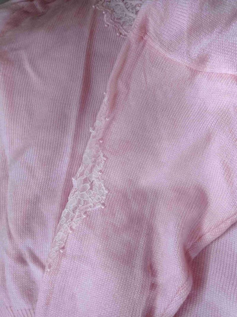 Sweater rosa con cuello alto - 2